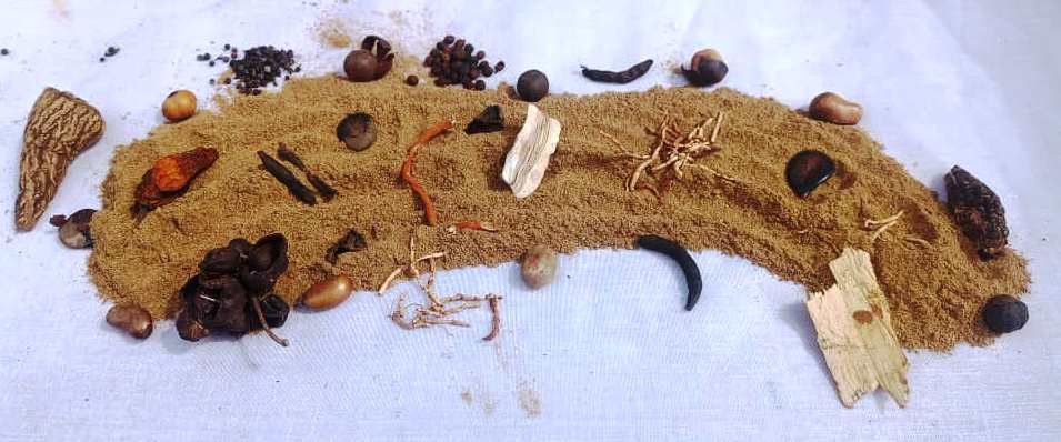 Connaissez-vous les 21 condiments des sauces Nkui et de Naa Pow – Sauce Jaune de Taro –Achu ?